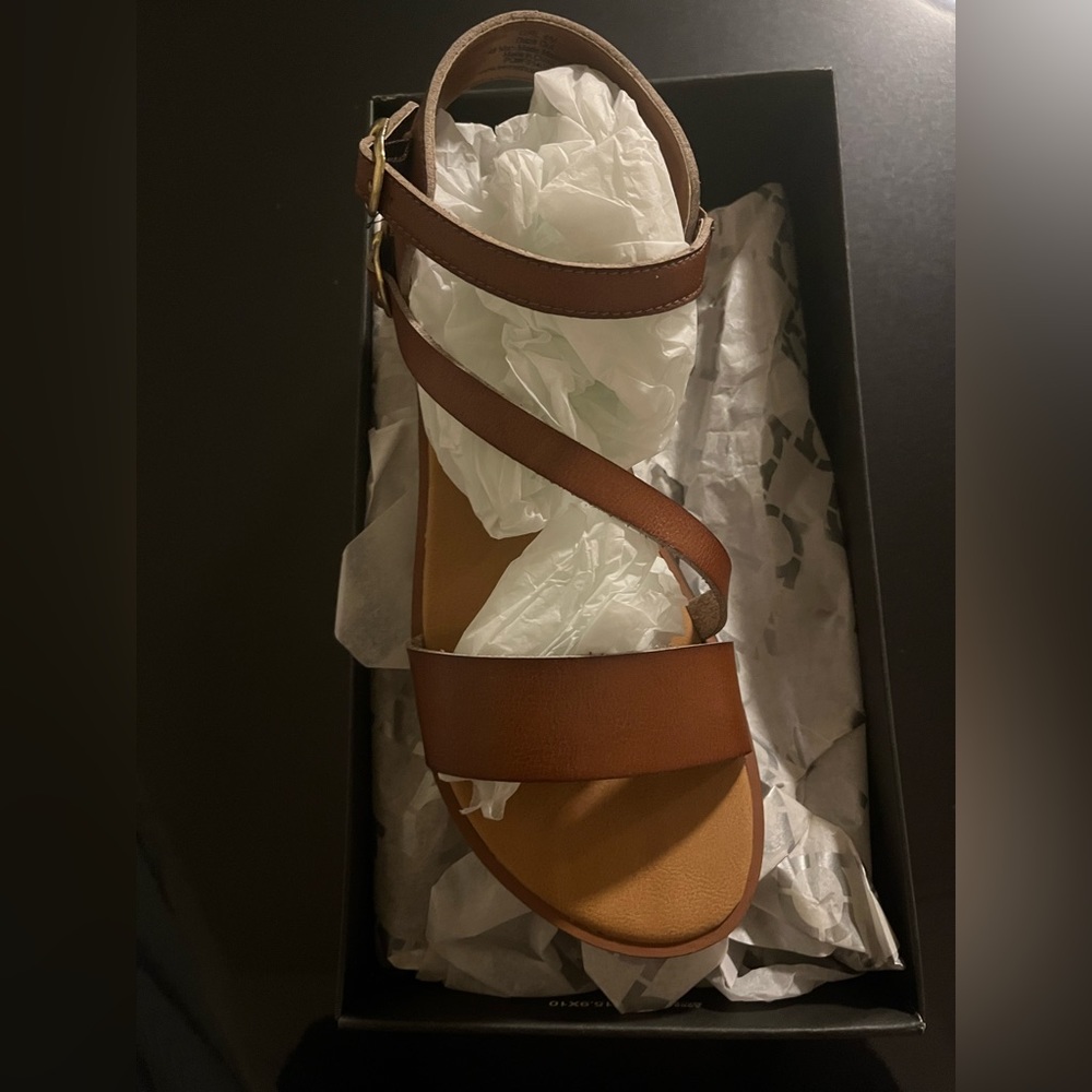 Kenneth Cole reaction sandals